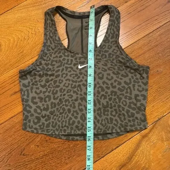 Nike Dri-FIT One Crop Tank in Green Size Small - Picture 5 of 5